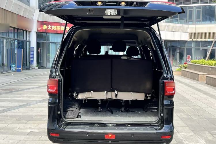Used FORTHING Lingzhi 2023 M5L 1.6L Base Model 7 Seats Trunk