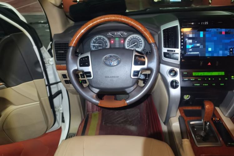 Used Toyota Land Cruiser 2015 4.6L V8 Middle East Limited Edition
