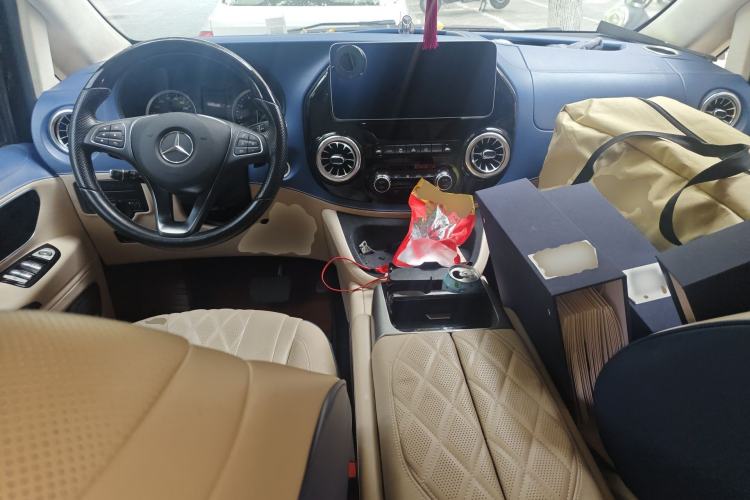 Used Mercedes-Benz Vito 2020 2.0T Business Version 7 Seats Center Console