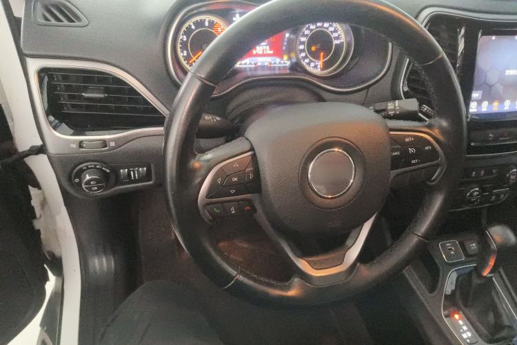 Used Jeep Cherokee 2020 2.0T Two-Wheel Drive Leading Edition