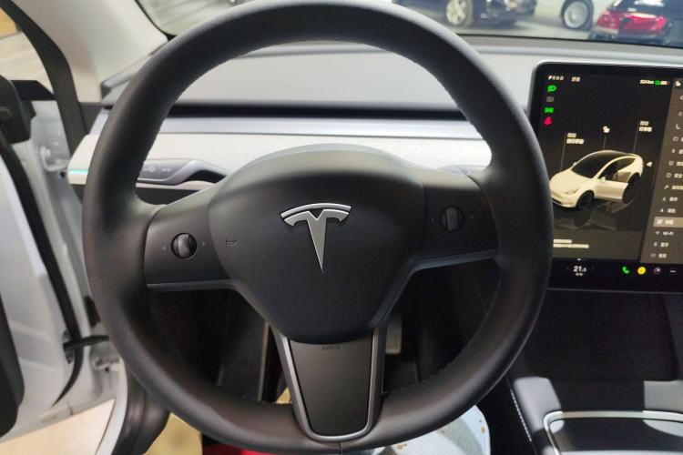 Used Tesla Model Y 2024 Long-Range All-Wheel-Drive Version