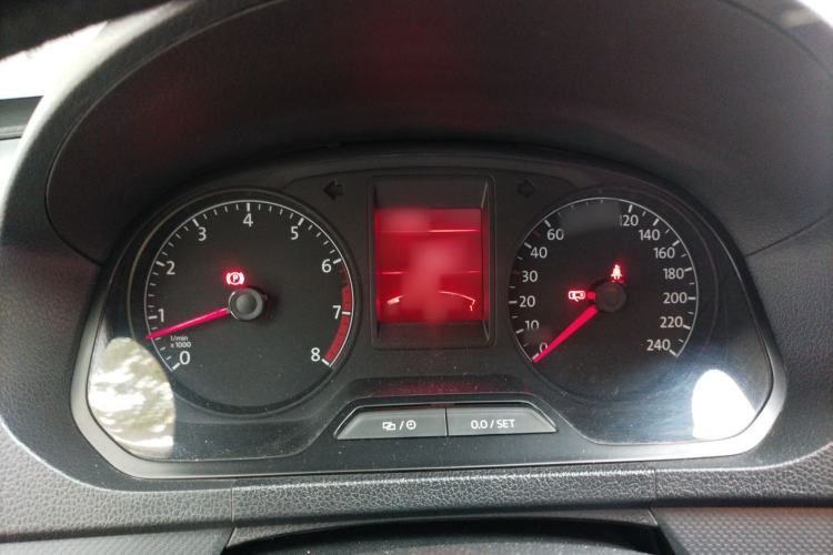 Used Volkswagen Jetta 2015 Zhuihui Edition 1.4L Manual Fashion Model
