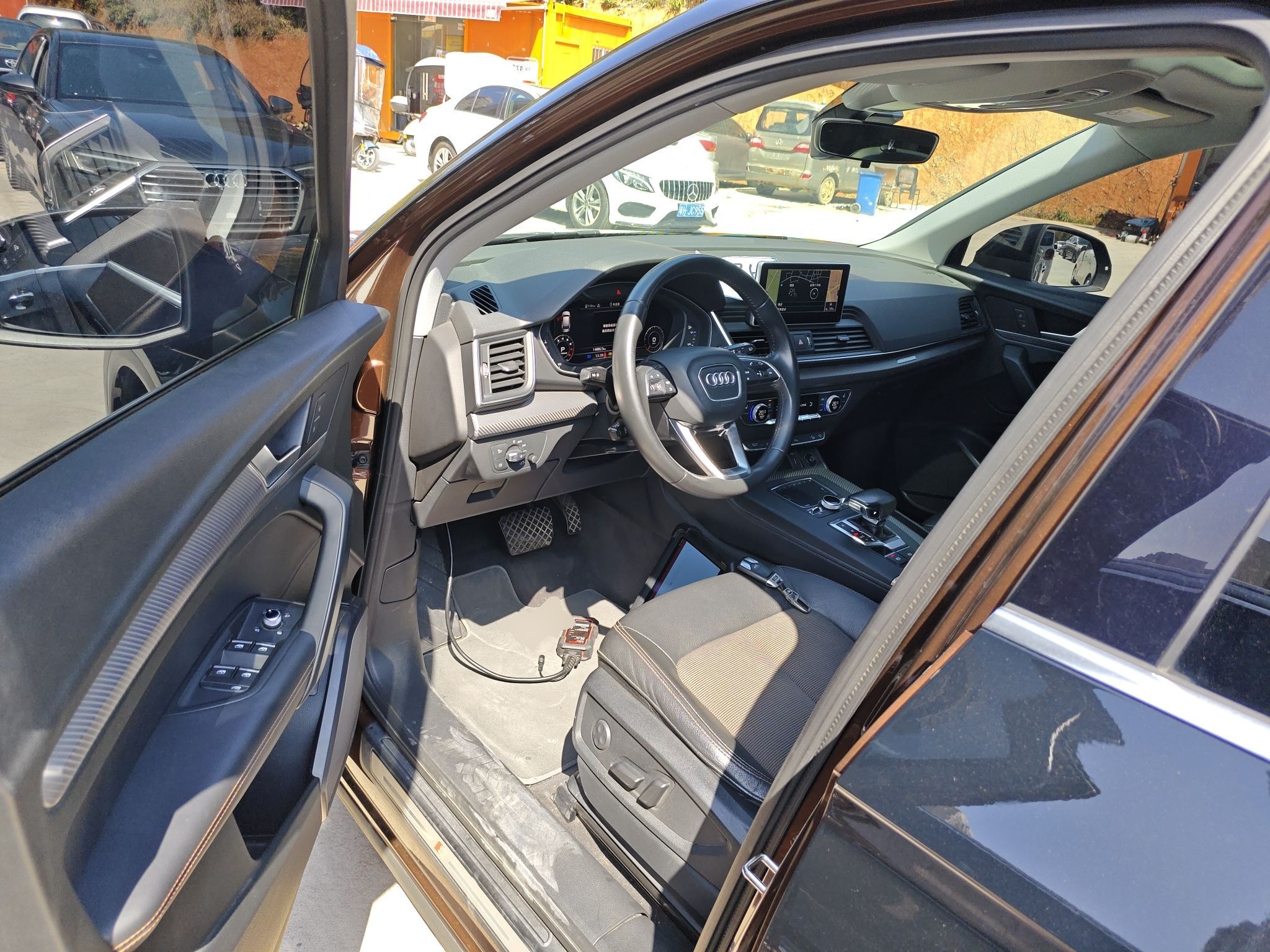 المقاعد الأمامية داخل السيارة