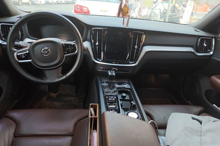 Used Volvo S60 2020 T4 Zhiyi Luxury Edition