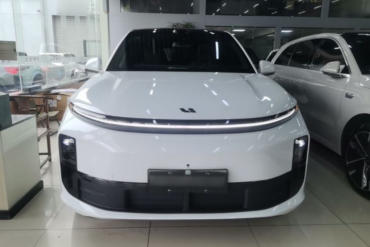Used Li Auto L6 2025 Pro Smart Refresh Edition Front