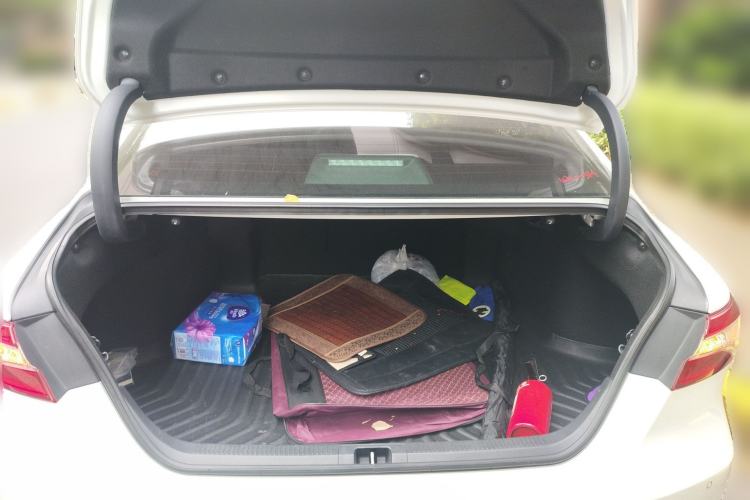 Used Toyota Camry 2018 Dual-Engine 2.5 HG Luxury Edition Trunk