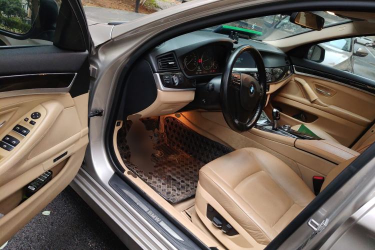 Used BMW 5 Series 2012 523Li Luxury Model
