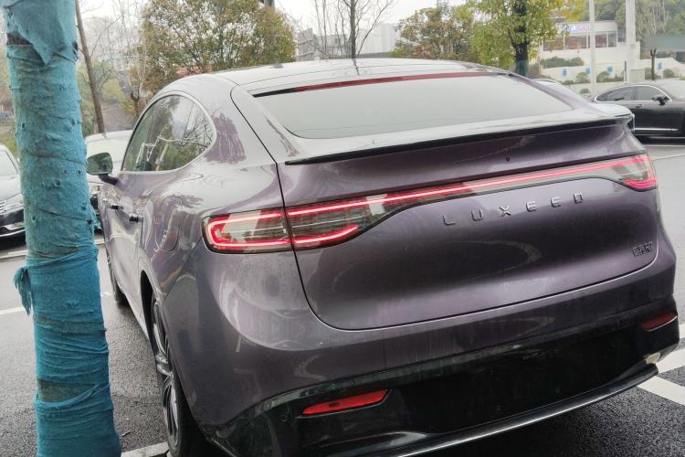 Used Hima Luxeed R7 2024 All-Electric 667 km Max Exterior 2