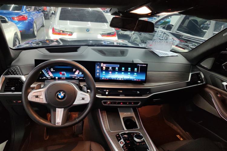 Used BMW X5 2023 xDrive 40Li M Sport Night Edition Package Center Console