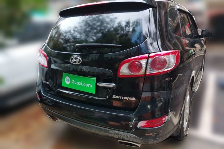 Used Hyundai Santa Fe Classic 2011 2.4 Comfort Edition 7-Seater Two-Wheel Drive Rear