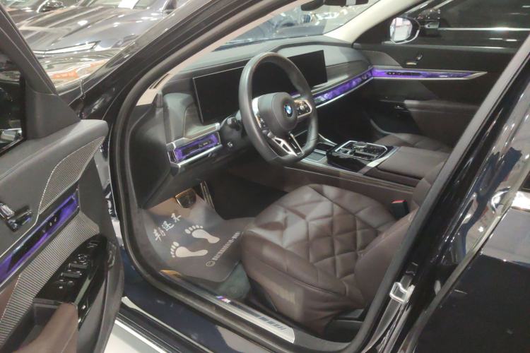 Used BMW 7 Series 2023 735Li M Sport Package Driver Seat