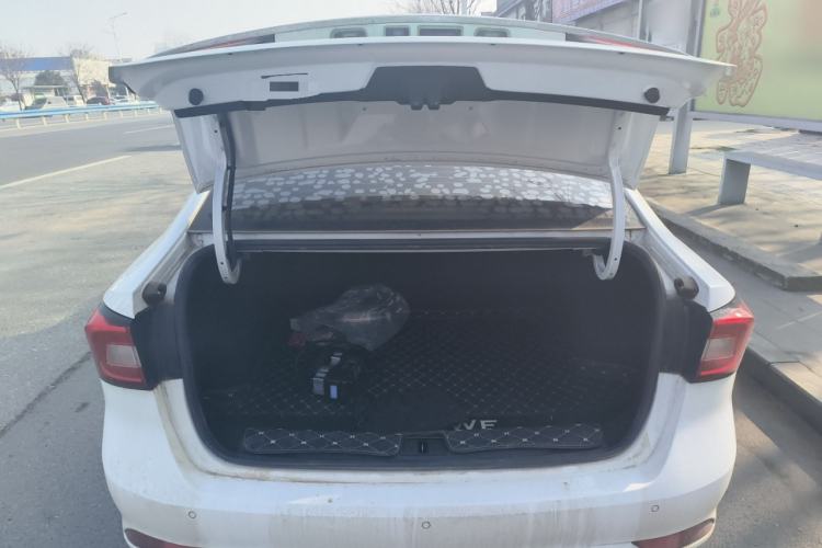 Used Roewe i5 2020 1.5L Automatic 4G Connect Luxury Flagship Edition Trunk