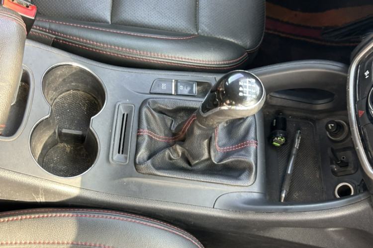 Used CHANGAN CS75 2014 2.0L Manual Luxury Version China IV Standard