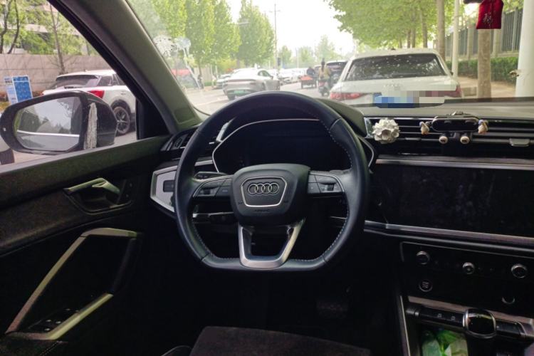 Used Audi Q3 2021 35 TFSI Fashion Dynamic Model Steering Wheel