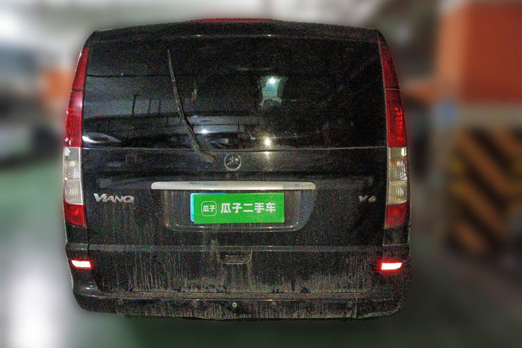 Used Mercedes-Benz Viano 2010 2.5L Luxury Edition