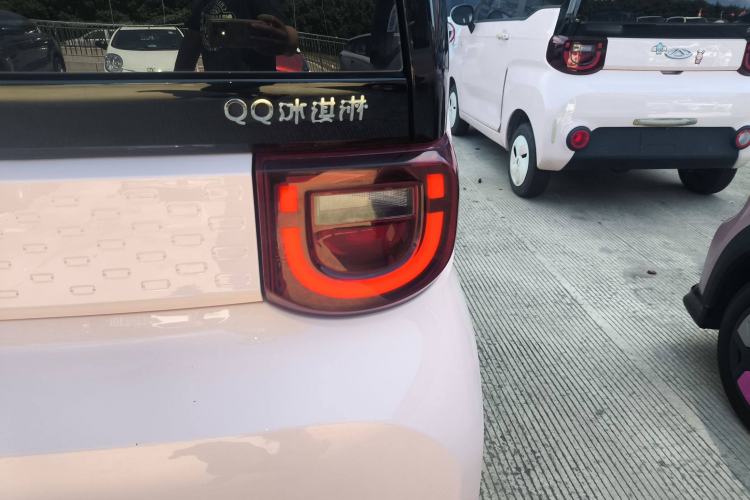 Used Chery New Energy QQ Ice Cream 2022 170km Sundae Phosphate Lithium-Ion