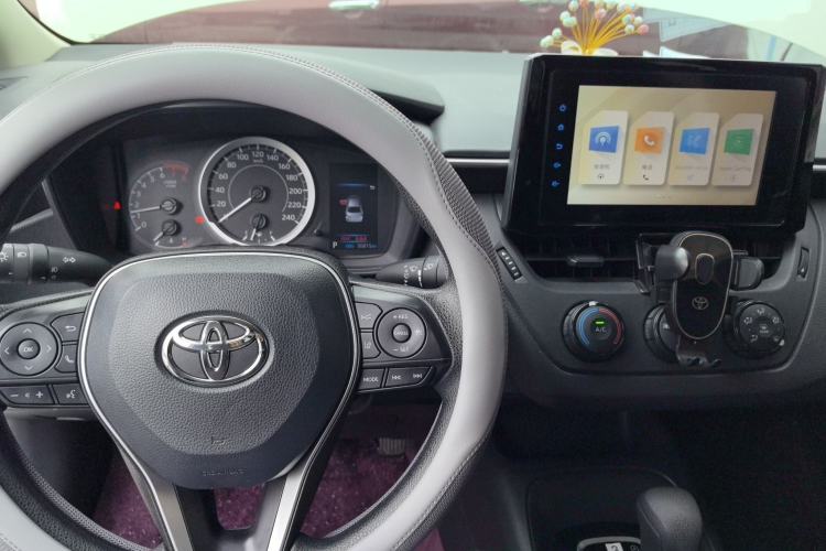 Used Toyota Corolla 2022 1.2T S-CVT Pioneer PLUS Edition Center Console