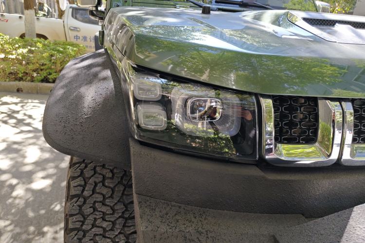 Used BAIC Off-Road BJ40 2020 2.3T Automatic Four-Wheel Drive Rainforest Expedition Edition Right Front Headlight
