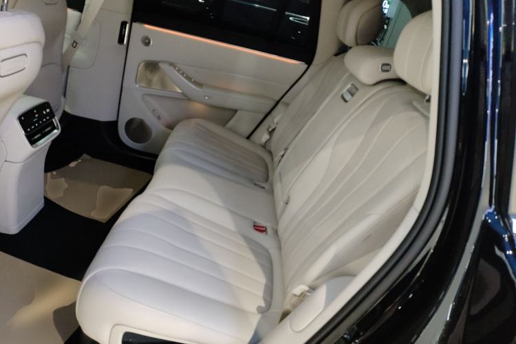 Used Hima AITO M8 2025 Extended-Range Max+ Version 53.4 kWh 5-Seater Edition
