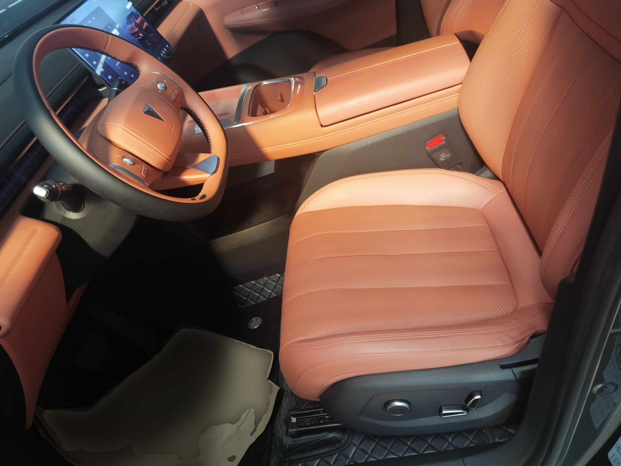 المقاعد الأمامية داخل السيارة