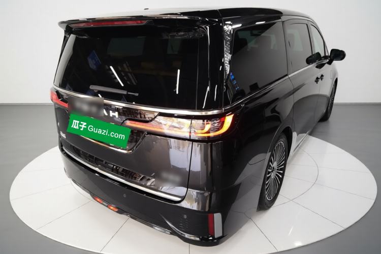 Used VOYAH Dream 2025 PHEV Four-Wheel-Drive Flagship Kunpeng Edition
