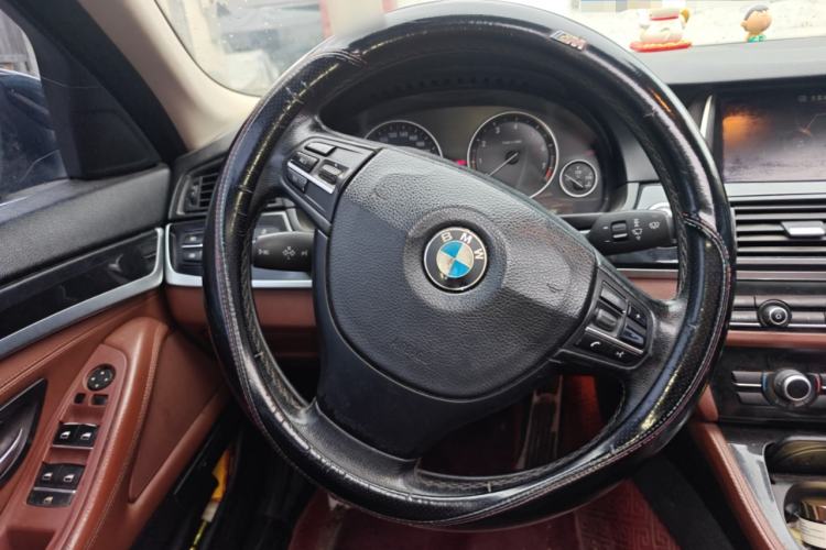 Used BMW 5 Series 2014 520Li Elegant Model
