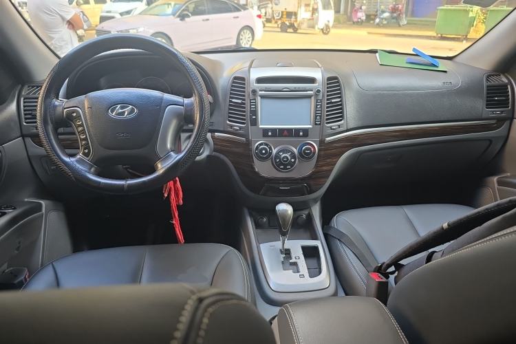Used Hyundai Santa Fe Classic 2012 2.4 Comfort Edition 5-Seater Two-Wheel Drive
