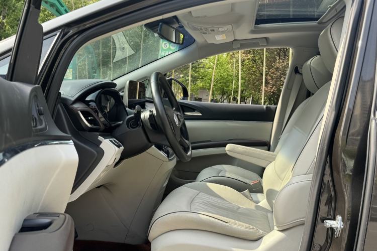 Used Buick GL8 2022 Land Business Class 652T Luxury Model Interior 2