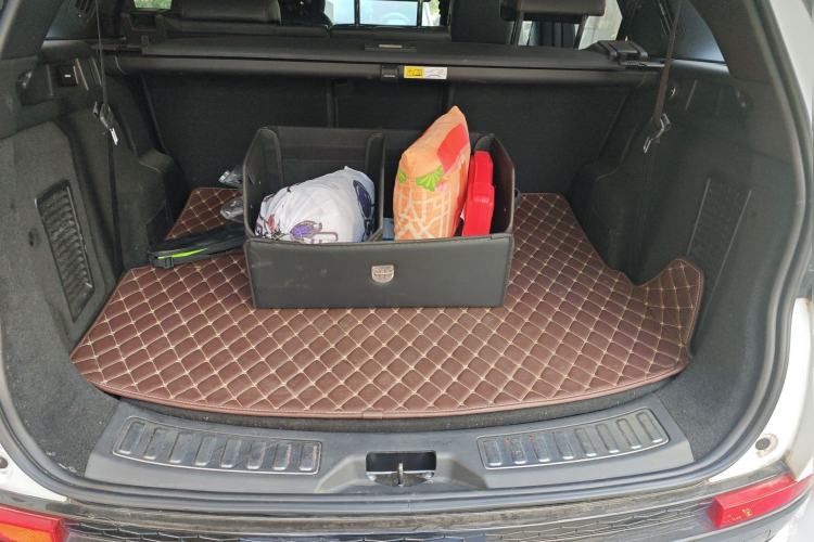 Used Land Rover Discovery Sport 2020 249 PS R-Dynamic Luxury Custom Edition Trunk