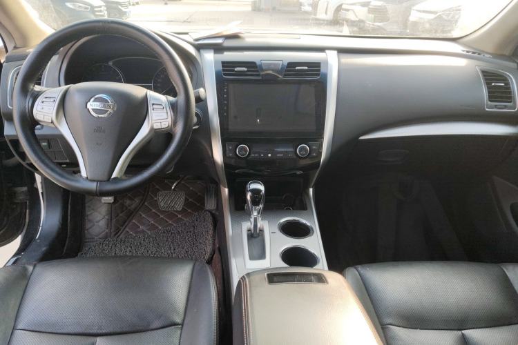 Used Nissan Teana 2016 Revised Version 2.0L XL Comfort Edition Center Console