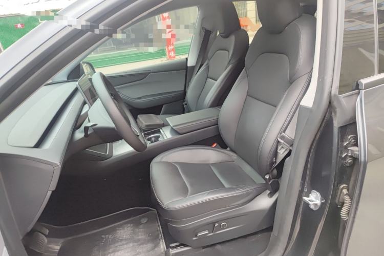 Used Tesla Model Y 2025 Rear-Wheel-Drive Version
