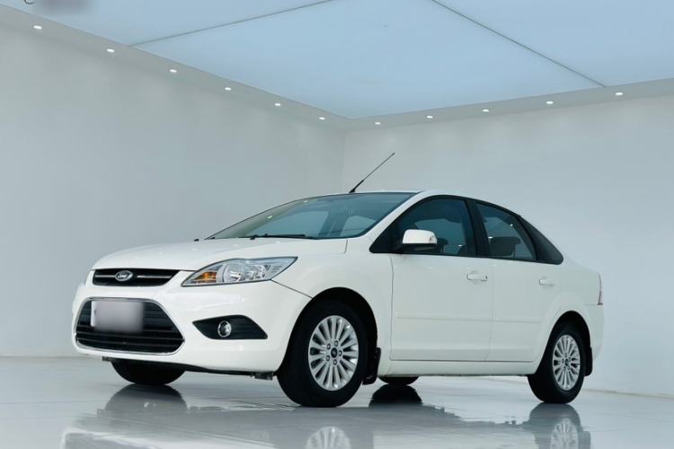 Used Ford Focus 2013 Sedan Classic 1.8L Automatic Fashion Edition