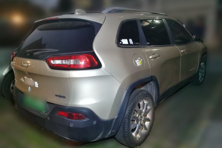 Used Jeep Cherokee 2014 2.4L Luxury Edition Rear Right 45 Deg