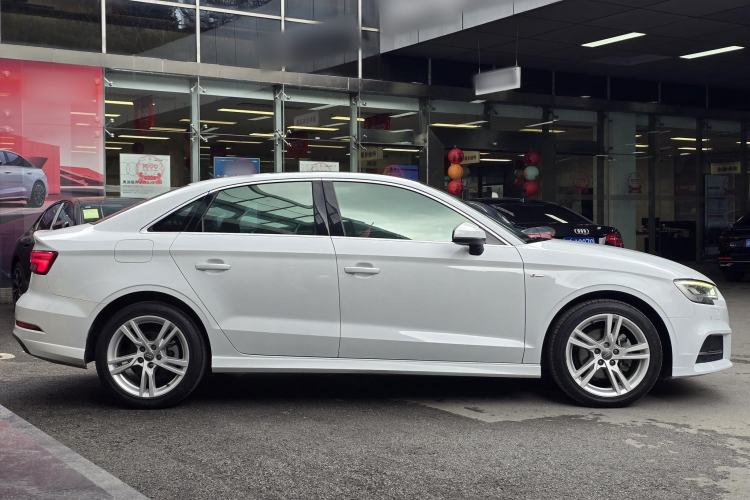 Used Audi A3 2019 Limousine 35 TFSI Fashion Edition China VI Emission Standard Exterior 3