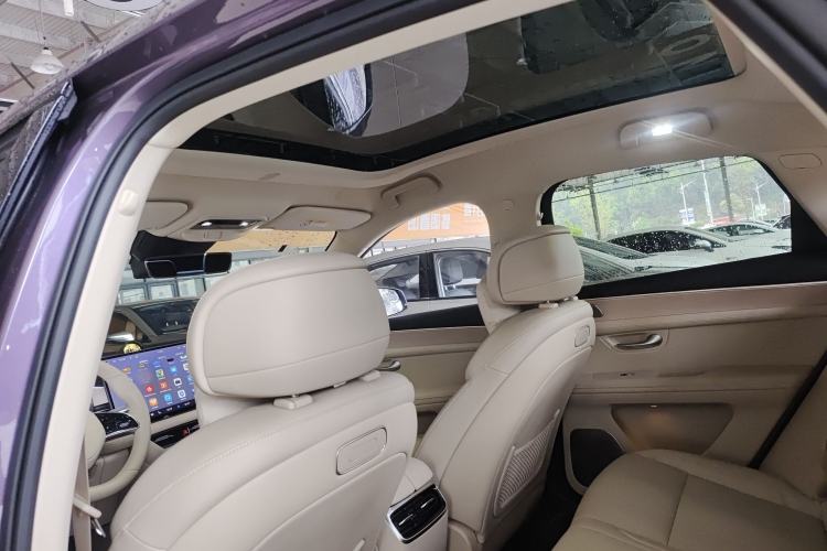 Used Hima AITO M5 2025 Extended-Range Ultra All-Wheel-Drive Version Headliner