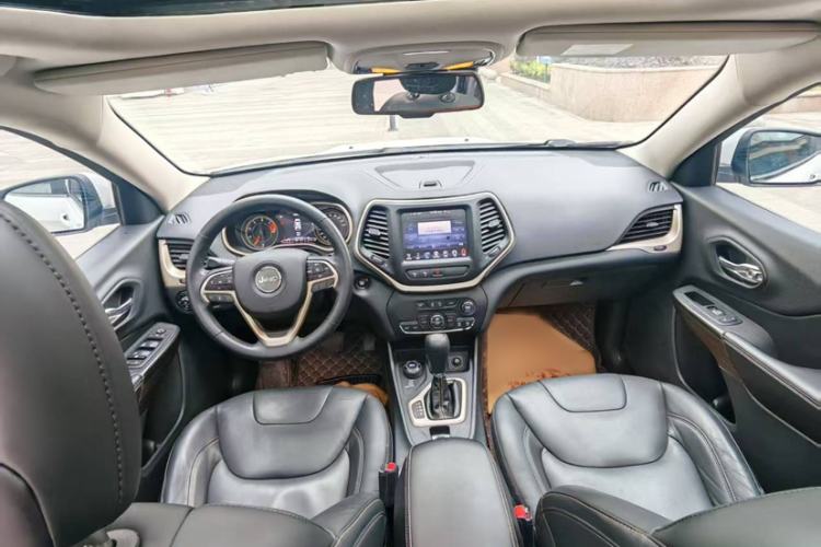 Used Jeep Cherokee 2016 2.4L Superior Edition