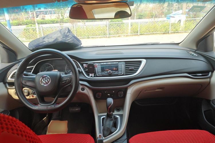 Used Buick GT 2018 15T Dual-Clutch Advanced Model China V Standard Center Console