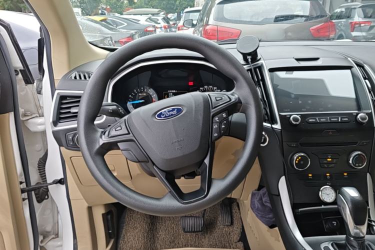 Used Ford Edge 2016 EcoBoost 245 Two-Wheel-Drive Titanium 5-Seater
