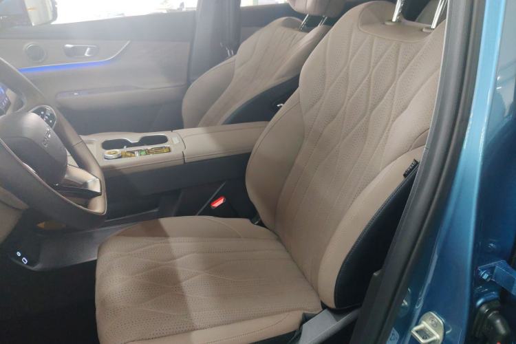 Used Chery Tiggo 8 PLUS C-DM 2025 1.5T 116 km Prestige Version 5 Seats Left Front Seat