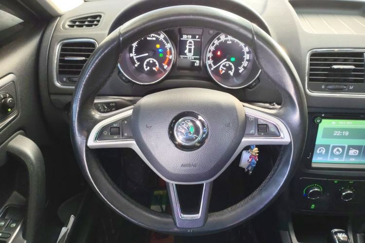 Used Skoda Yeti 2017 TSI280 DSG Car Enjoy Brothers Edition