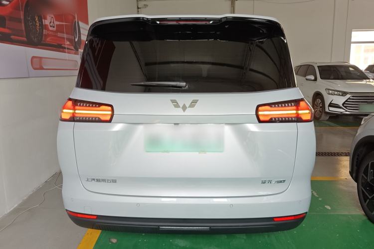 Used Wuling Starlight 730 2025 Model Plug-in Hybrid 125km Luxury Edition