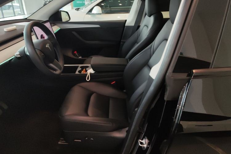 Used Tesla Model Y 2023 Rear-Wheel-Drive Version Left Front Seat