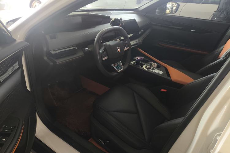 Used Changan UNI-V 2022 1.5T Prestige Version
