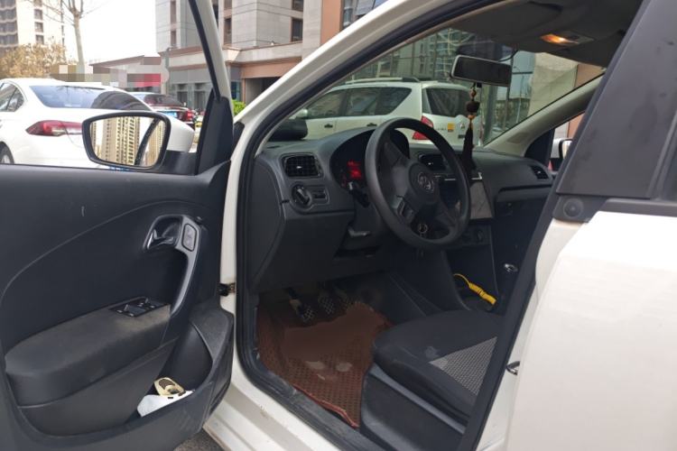 Used Volkswagen Polo 2013 1.4L Manual Fashion Edition Driver Seat