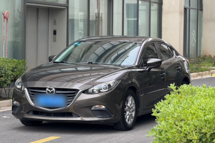 Used Mazda 3 Axela 2014 Sedan 1.5L Manual Comfort Model
