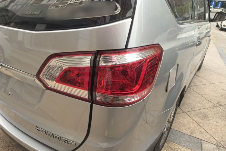 Used Baojun 730 2014 1.5L Manual Luxury Navigation ESP Version 7 Seats Right Rear Taillight