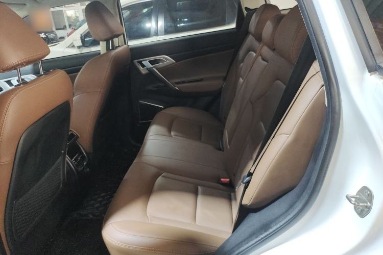 Used Geely Auto Emgrand X7 Sport 2016 1.8TD Automatic All-Wheel-Drive ZhiZun Edition Left Rear Seat