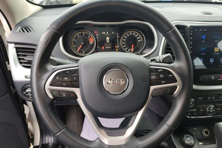 Used Jeep Cherokee 2016 2.4L Professional Edition
