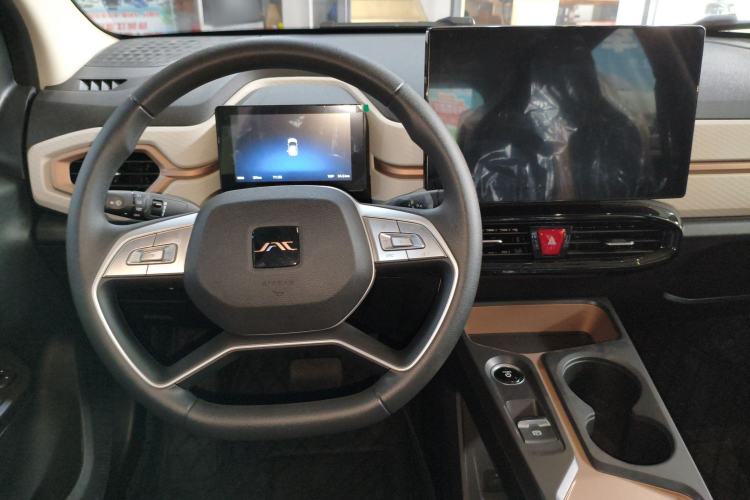 Used JAC Yiwei E10X 2024 Charming Edition 301km Air
