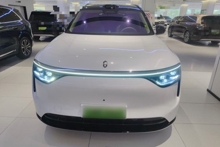 Used Hima AITO M8 2025 Extended-Range Max+ Version 53.4 kWh 6-Seater Edition Front